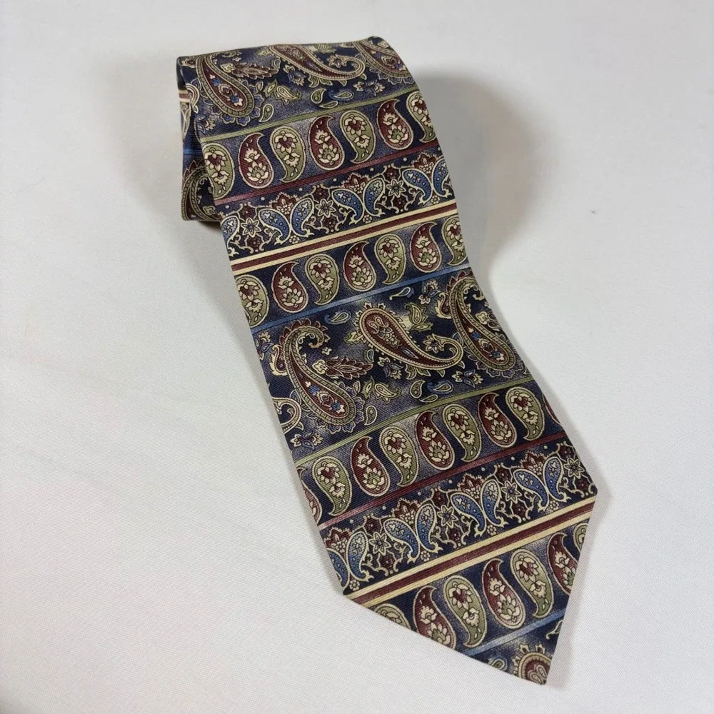 Van Heusen 417 Silk Paisley Tie Navy Blue Burgundy‎ Floral Necktie Grandpacore